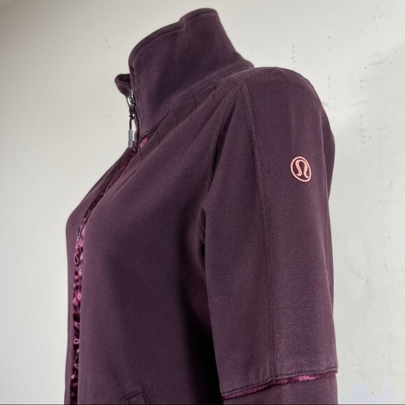 Lululemon Mogul Jacket Satin Ribbon Trim Elbows Quilted Moto Jacket Maroon 6 - Picture 7 of 16